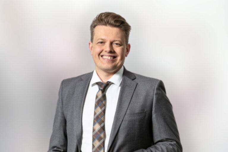 Video: Coach - haasta itsesi kasvuun alan edelläkävijöiden kanssa